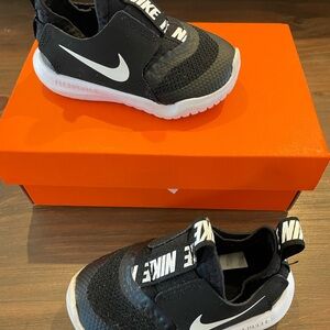 Nike Flex Runner Toddler 5c